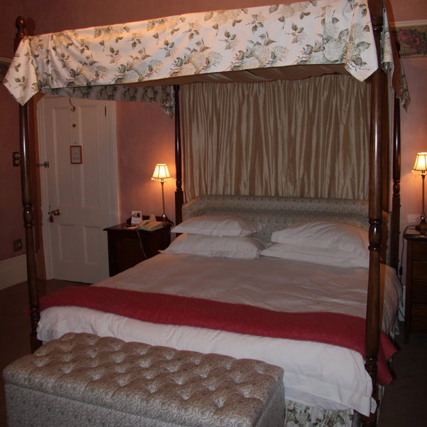 ...which offers comfortable rooms...