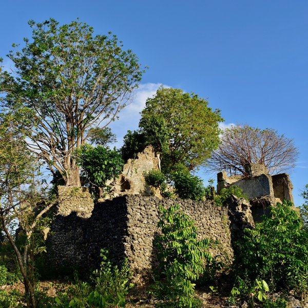... discover historic ruins ...