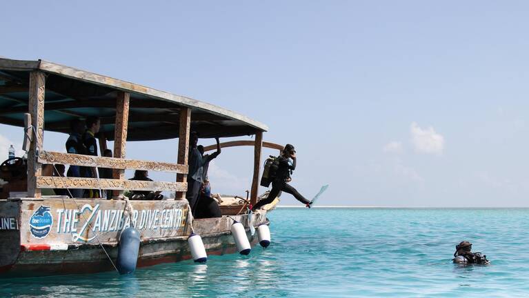 Turmeric Beach Holiday: flights & prices