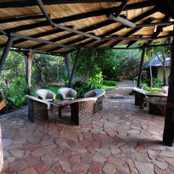 ..with a comfy seating area downstairs ...