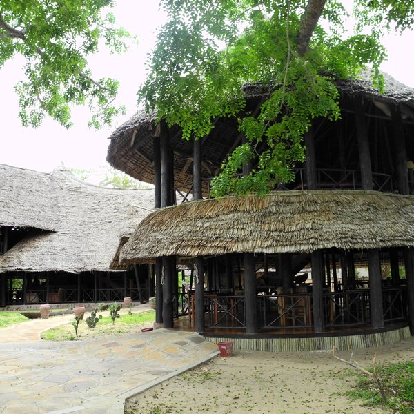 It's an informal camp, where sandy paths lead to the open-sided lounge and dining area...