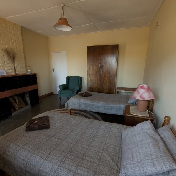 There are six twin bedded rooms ...
