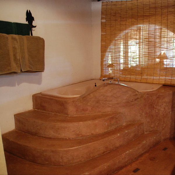 Kapani Lodge