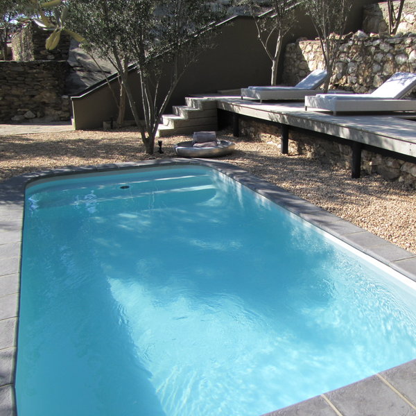 to an inviting communal pool.