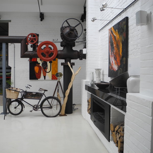 You will find a combination of historical machinery...