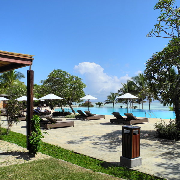 ...a 60 metre pool...