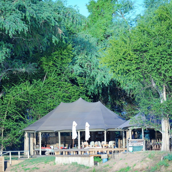 Ruckomechi Camp
