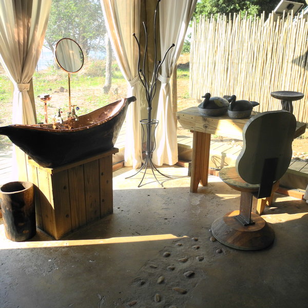 Ruckomechi Camp