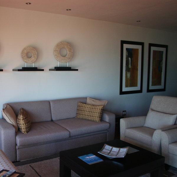 ...a cosy lounge,...