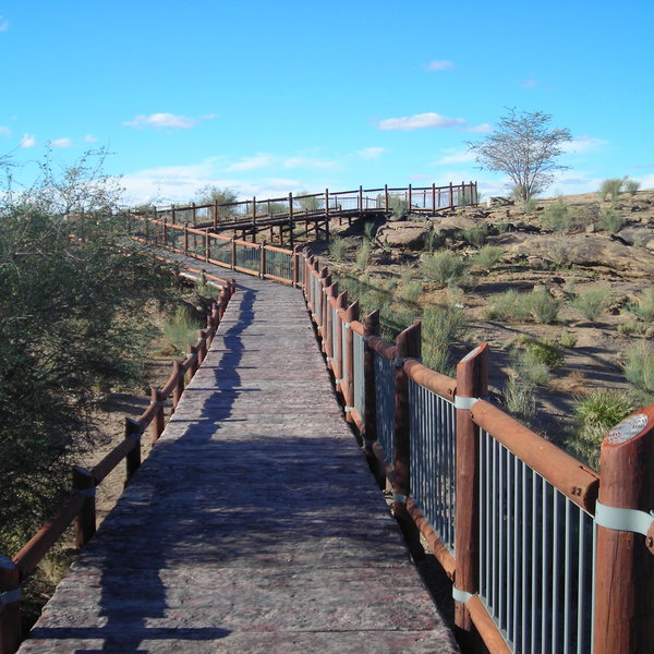 Wooden walkways run across the rocks ....