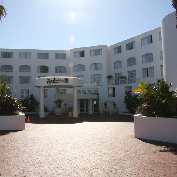 The Radisson Blu Hotel is within walking distance of the V and A Waterfront.