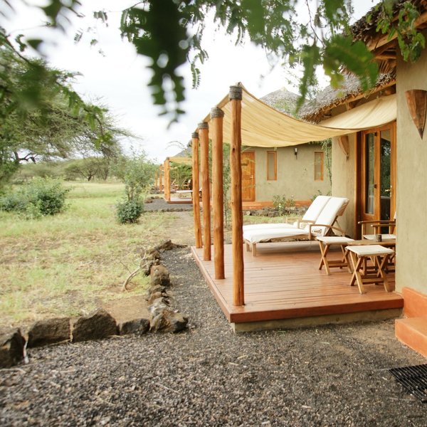 If you want solid walls and lockable doors, opt for one of the four, very comfortable cottages…