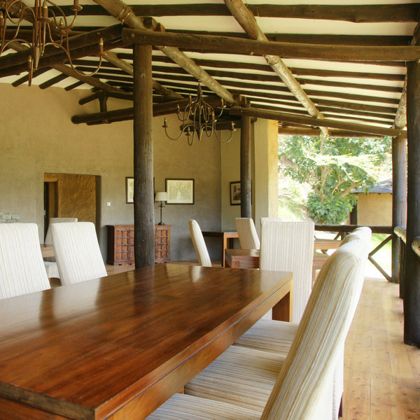 Dining is at individual tables.