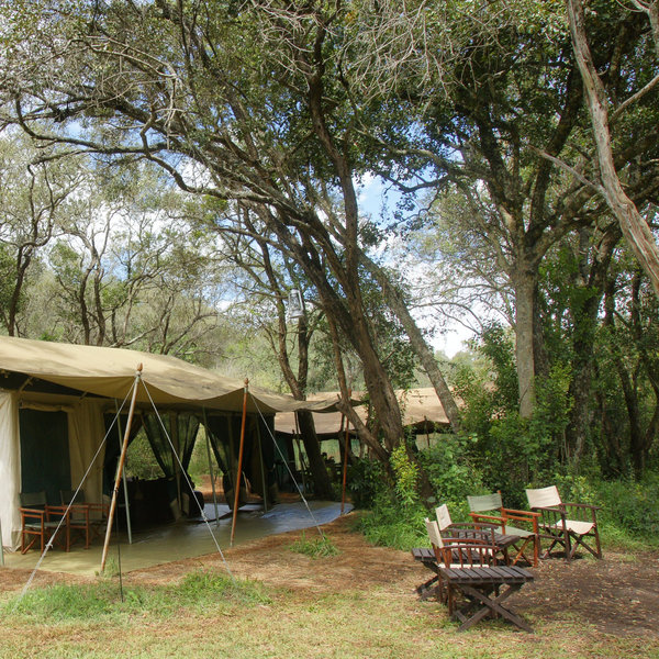 The central dining and lounge area is next to the campfire …
