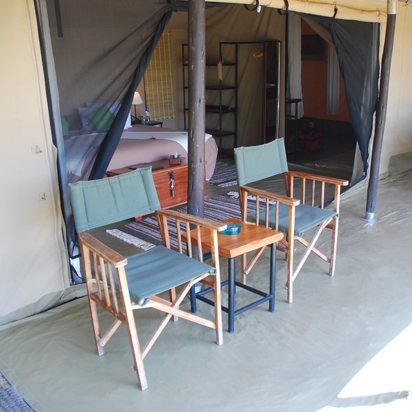 …with plenty of space to relax and wait for birds, butterflies and the occasional larger visitor…