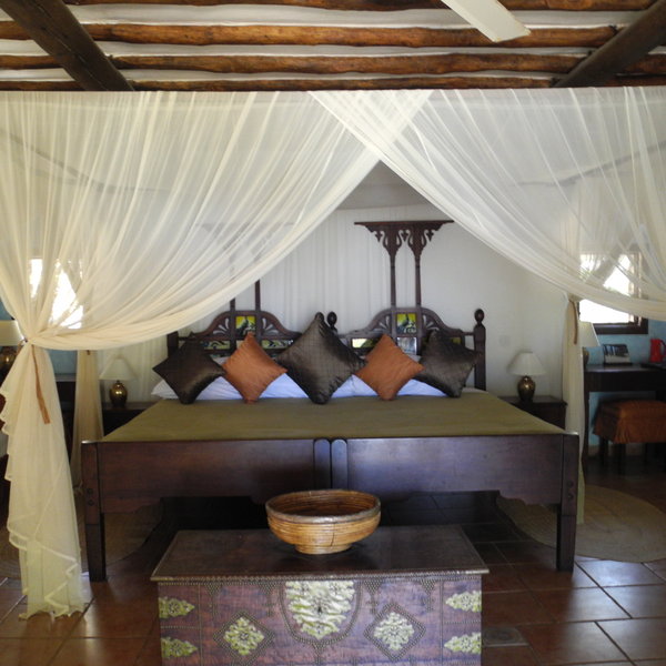 Inside they are decorated with a mixture of European and Swahili styles.