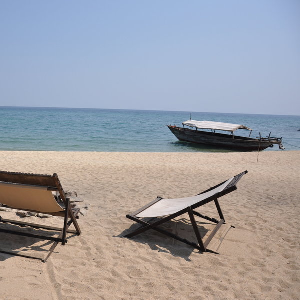 ...there's a few deckchairs to relax...