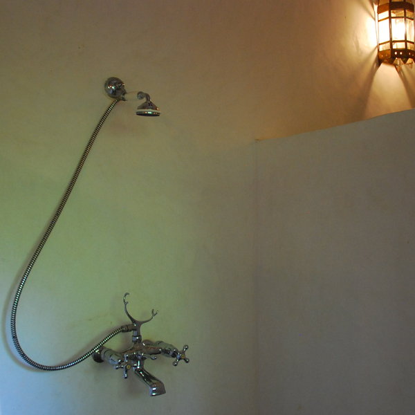 … and a hot-and-cold shower.