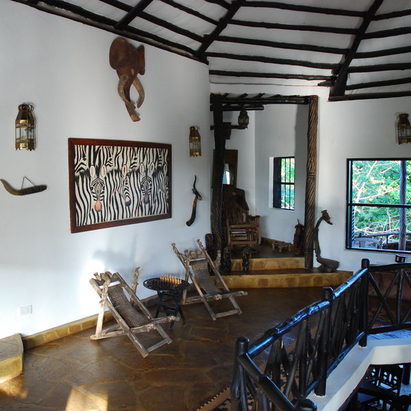 … and decorated with African art.