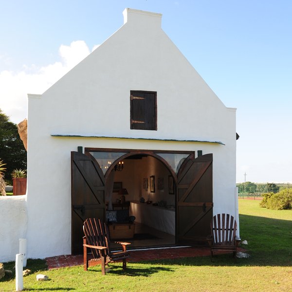 In contrast to that, travellers staying at the stable suites are fully catered for.