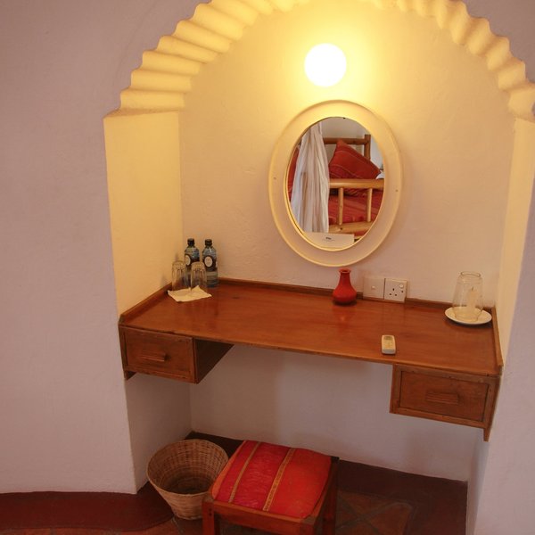 ...a little desk…