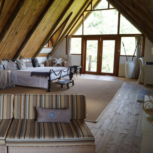 The largest of the ensuite bedrooms is a wonderful space…