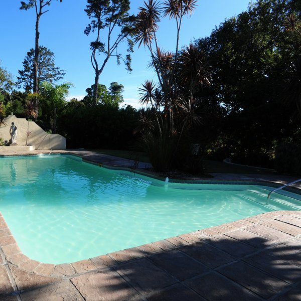 Hunters Country House