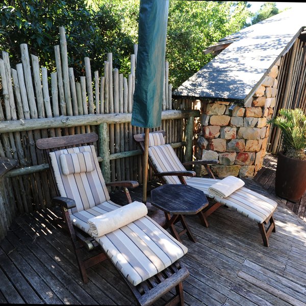 ... with sun loungers and ...