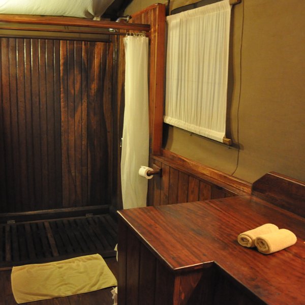 ... and a shower, with complimentary toiletries designed specifically for Fundu Lagoon.