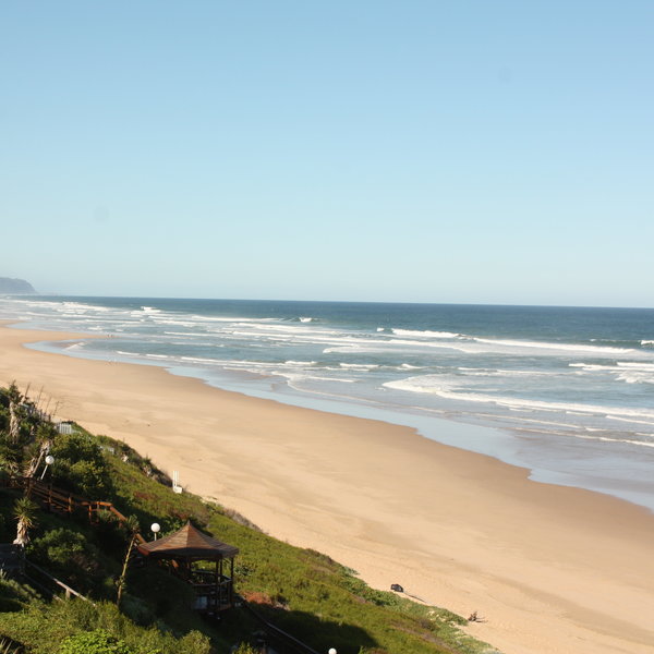 Dune Beach House is a lovely spot to relax and unwind and enjoy the wonderful scenery!
