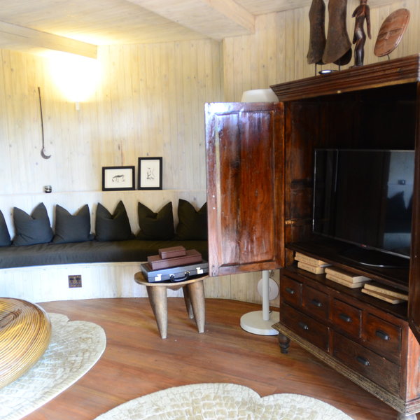 ...and even a small library with board games and large-screen TV.