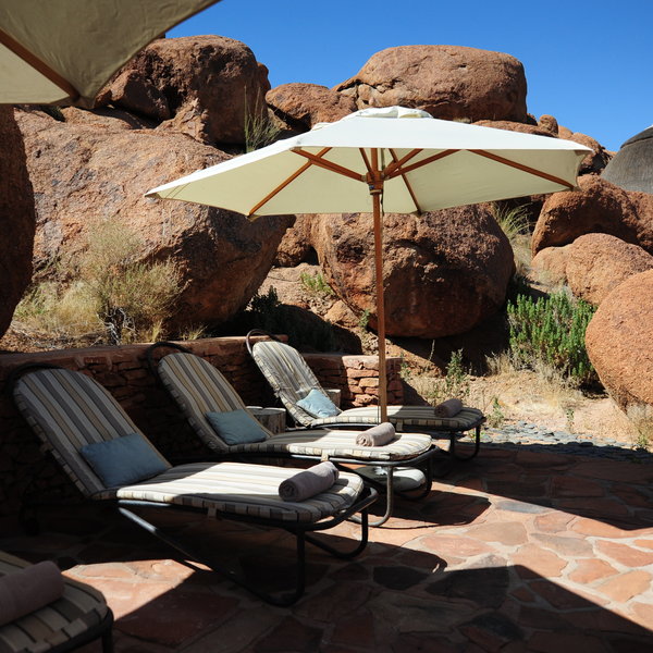 …with some shaded sun loungers.
