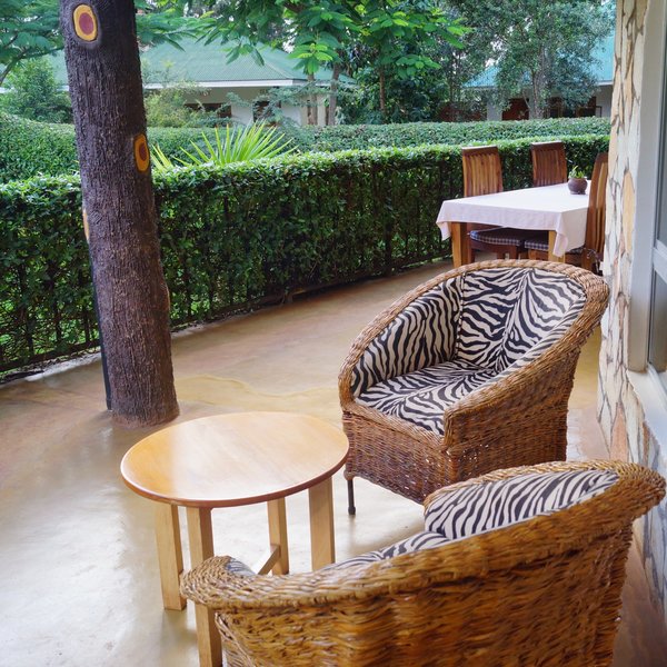 … or a bit more separately at one of the outside lounges.