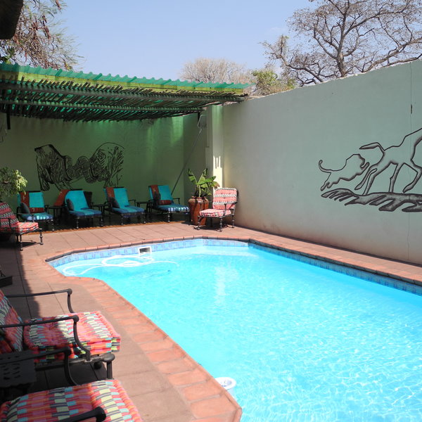 There is also a good sized plunge pool…