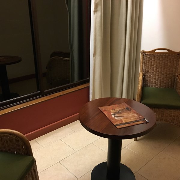 …and small lounge 'alcoves'.