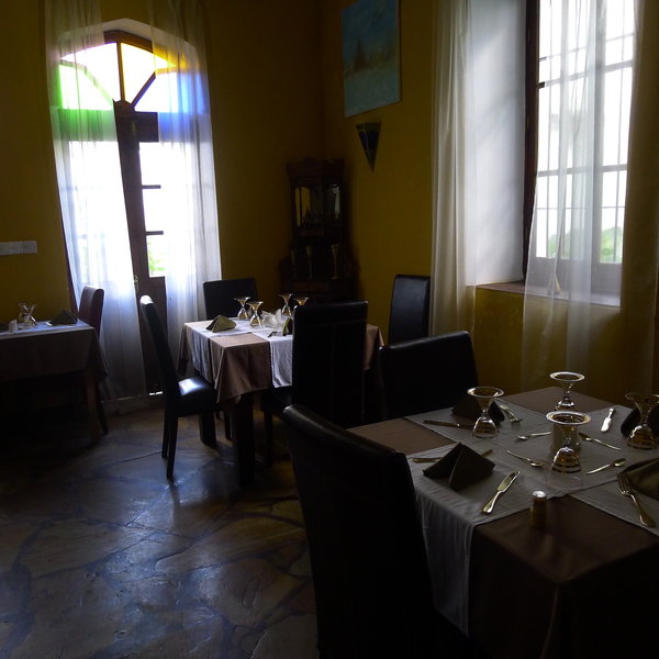 There is a breakfast room where light snacks, tea, coffee and alcoholic drinks are also available.