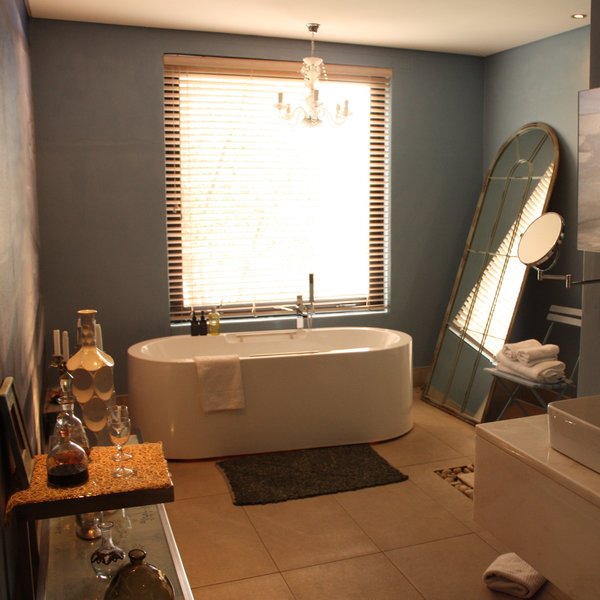 a free-standing bath....