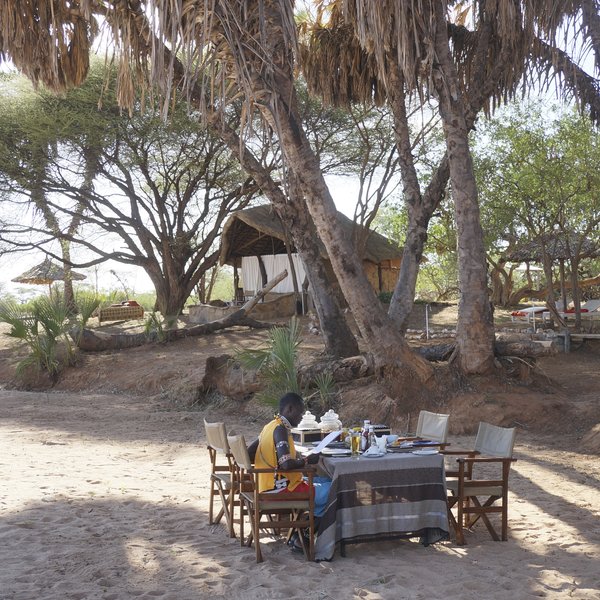 Meals are often served in the dry riverbed.