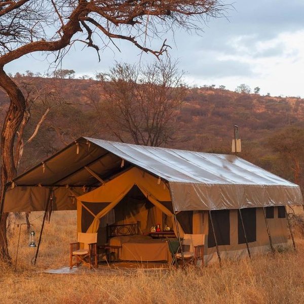 Mara Kati Kati is a small mobile bush camp and offers an authentic bush experience.
