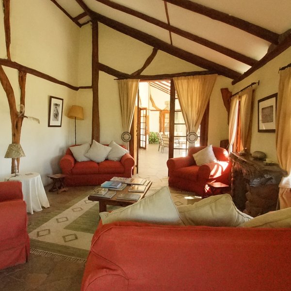 To the left, you come into the lounge…