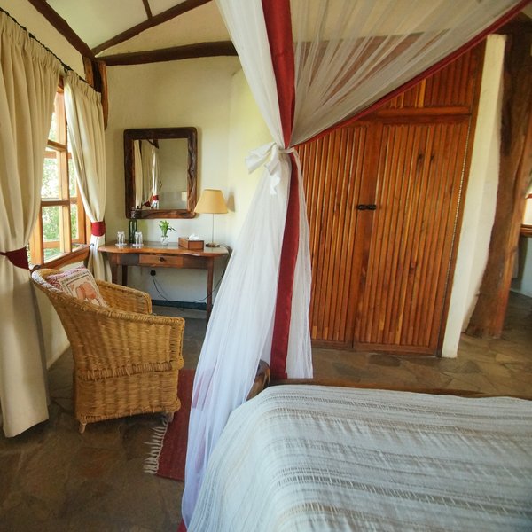 …with a dressing table and wardrobe…
