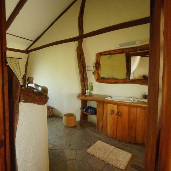 …and a good-sized en suite bathroom…