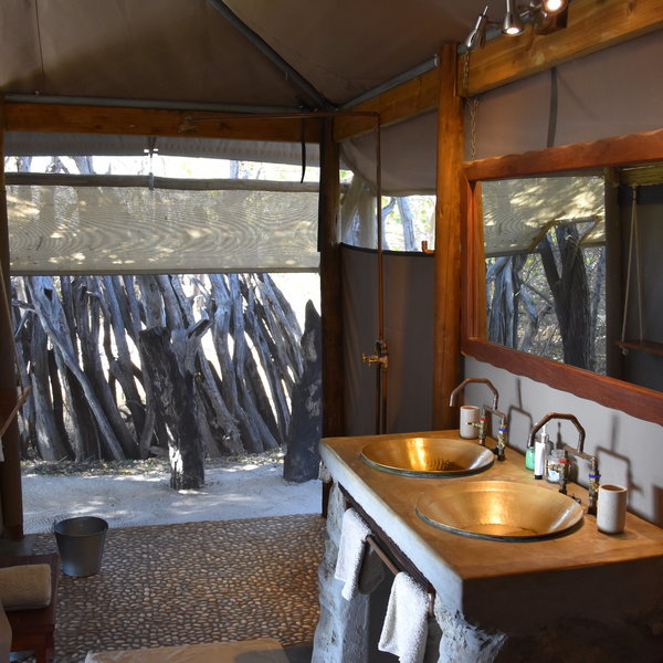 ...and the newer ensuite at the back of the bedroom.
