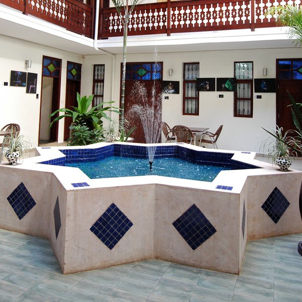 Maru Maru Hotel