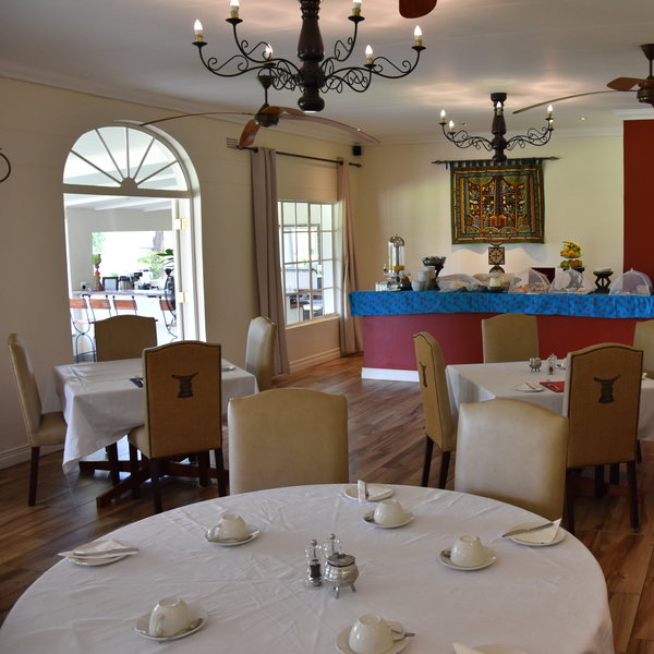 The lodge serves meals in the indoor & outdoor dining areas for breakfast, lunch & diner.