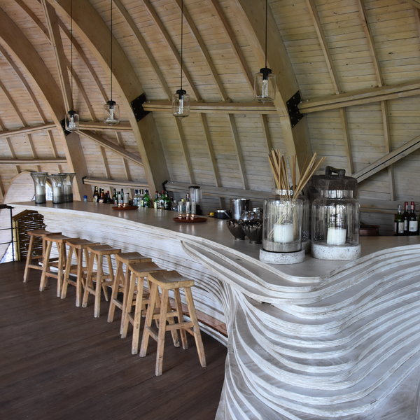 ...and a chic curvaceous bar for pre-dinner drinks.