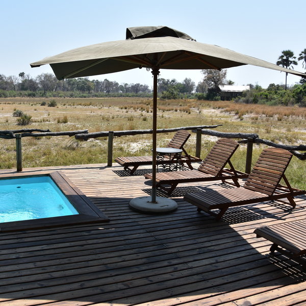 ...complete with a few loungers and a sun shade.