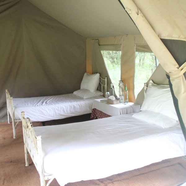 There is a standard double and twin at either end, with their own en-suites.