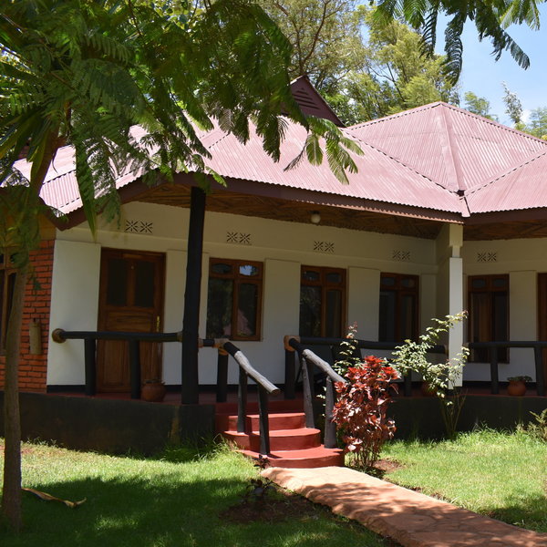 Bougainvillea Safari Lodge
