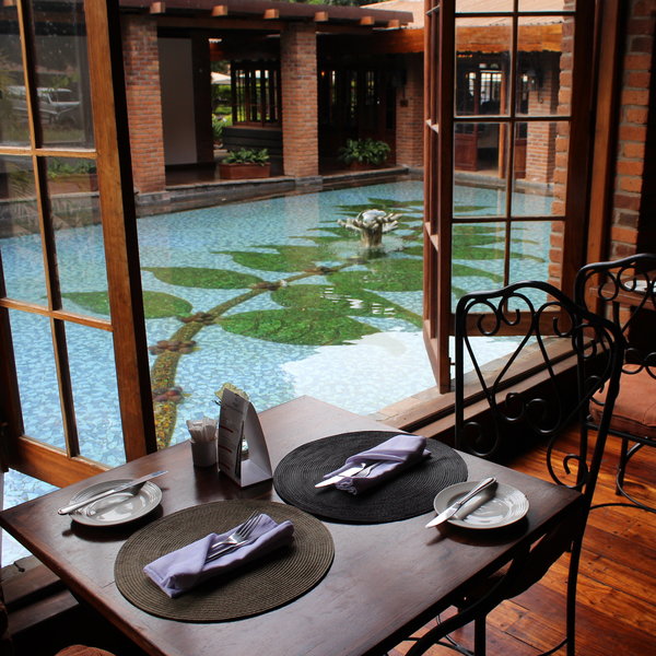 There's a cool, attractive water feature…